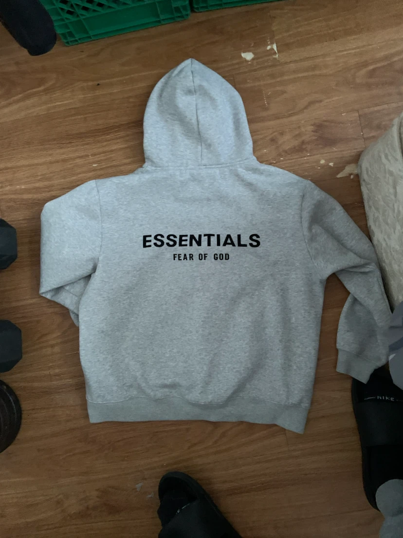 Men’s Essentials track