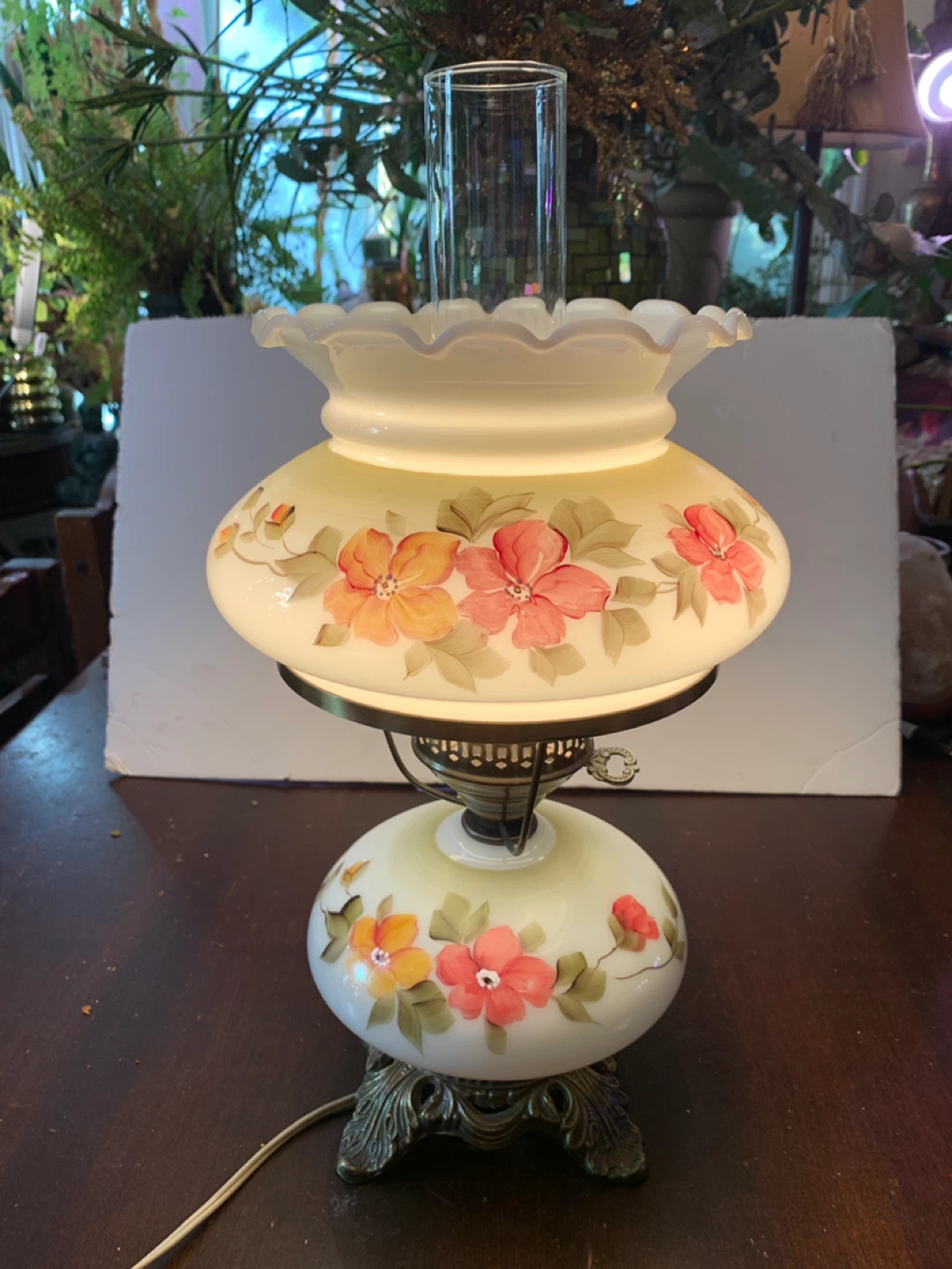 Vintage Hand-Painted Floral Hurricane Lamp. - photo 4
