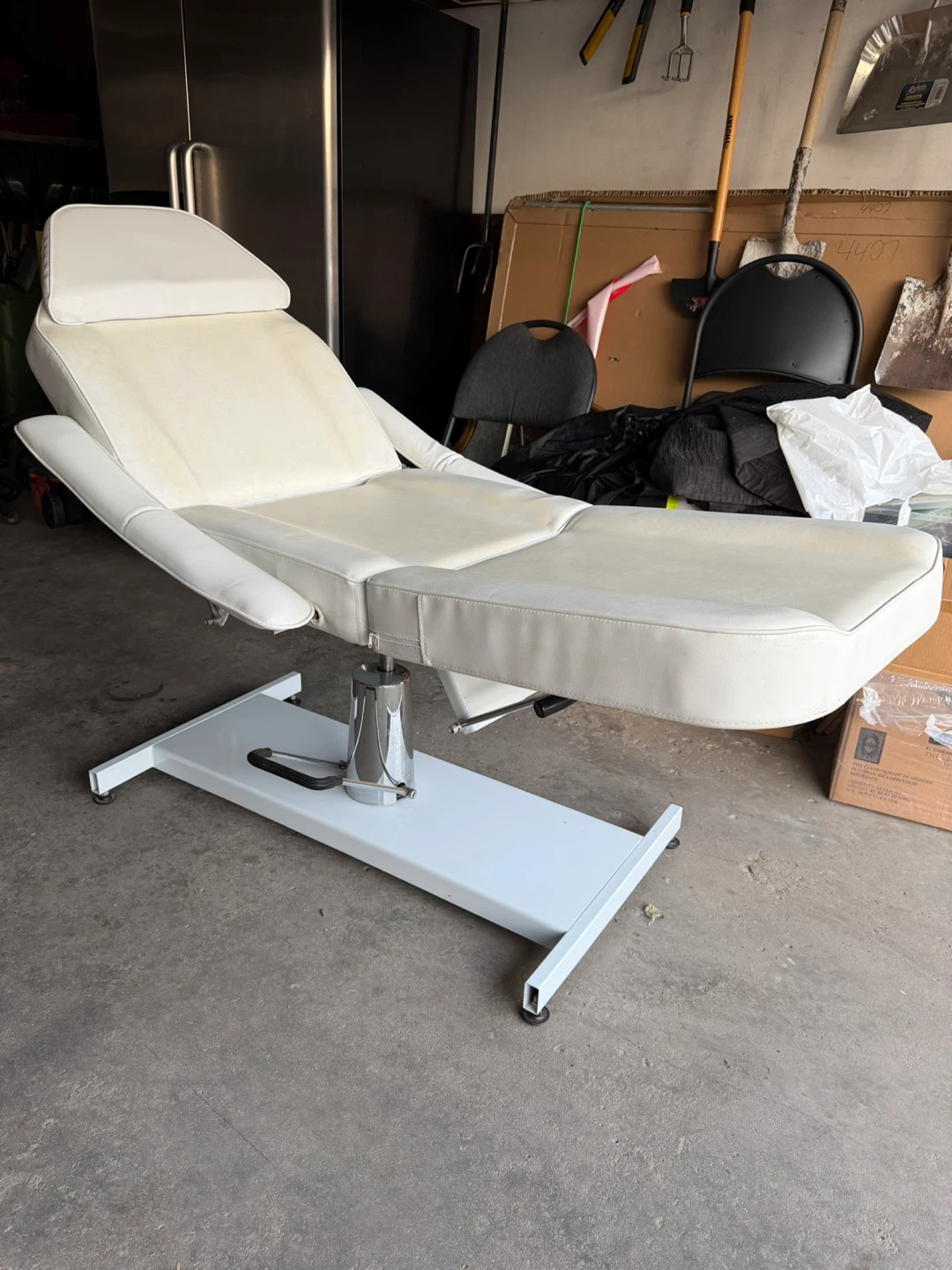 White Adjustable Facial Spa Bed
