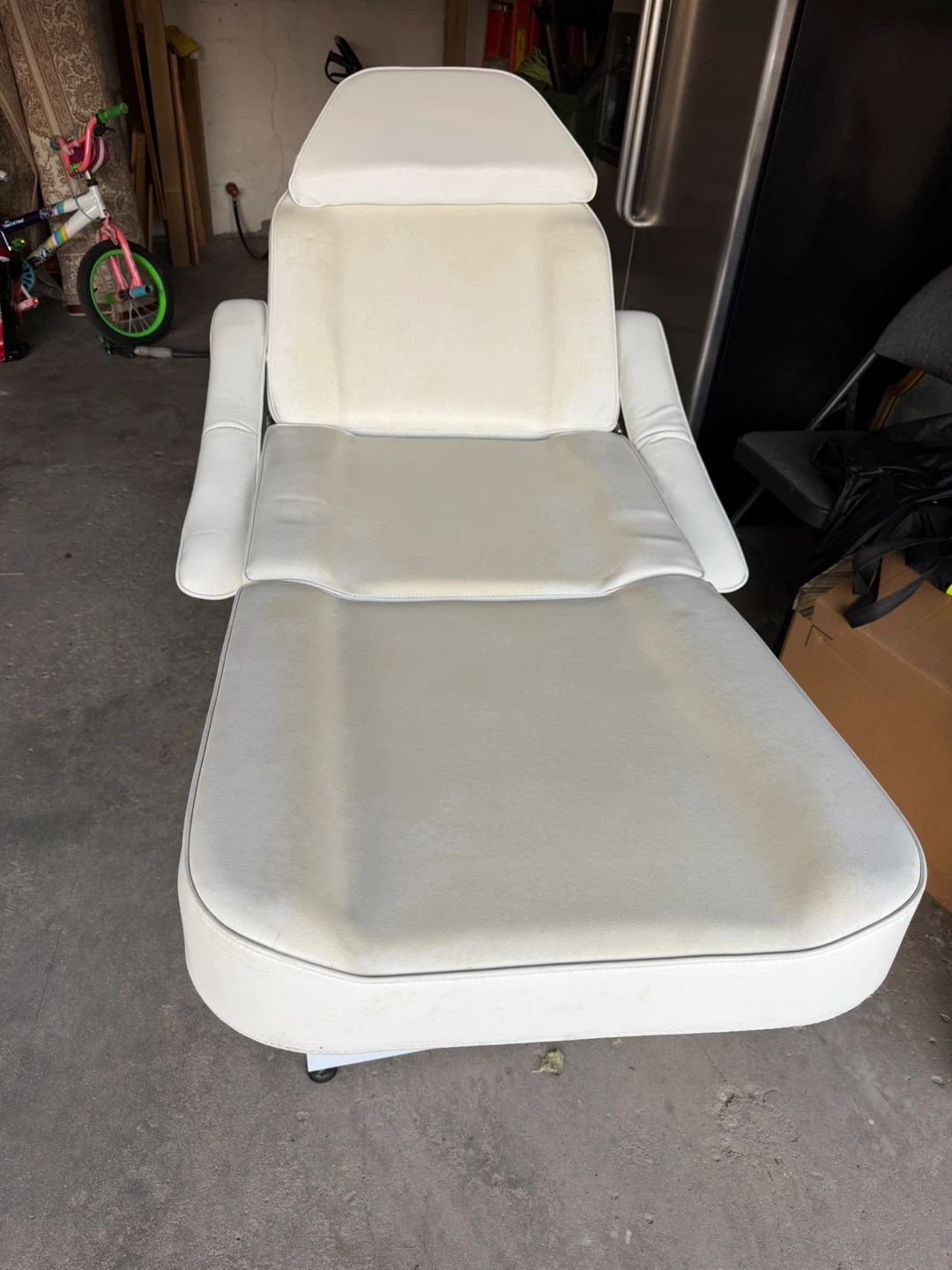 White Adjustable Facial Spa Bed - photo 2