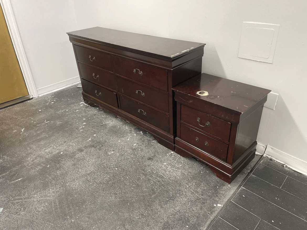 Dark Wood Dresser and Nightstand Set - photo 3