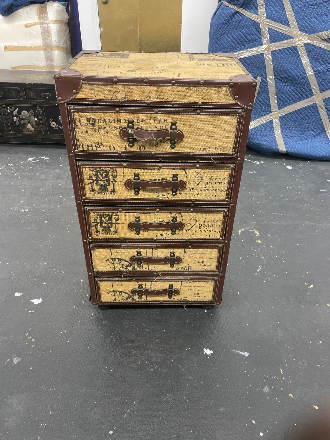 Three Hands Corp 5-Drawer Trunk Chest - photo 2