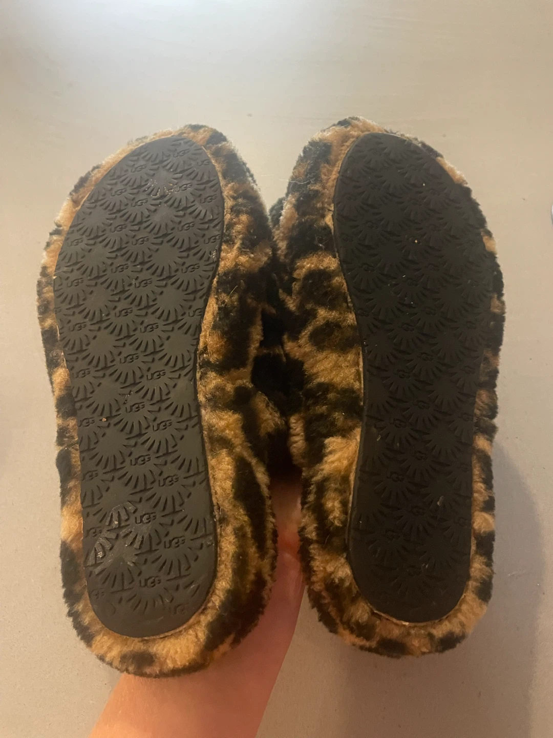 UGG Leopard Print Fluffy Slippers - photo 5