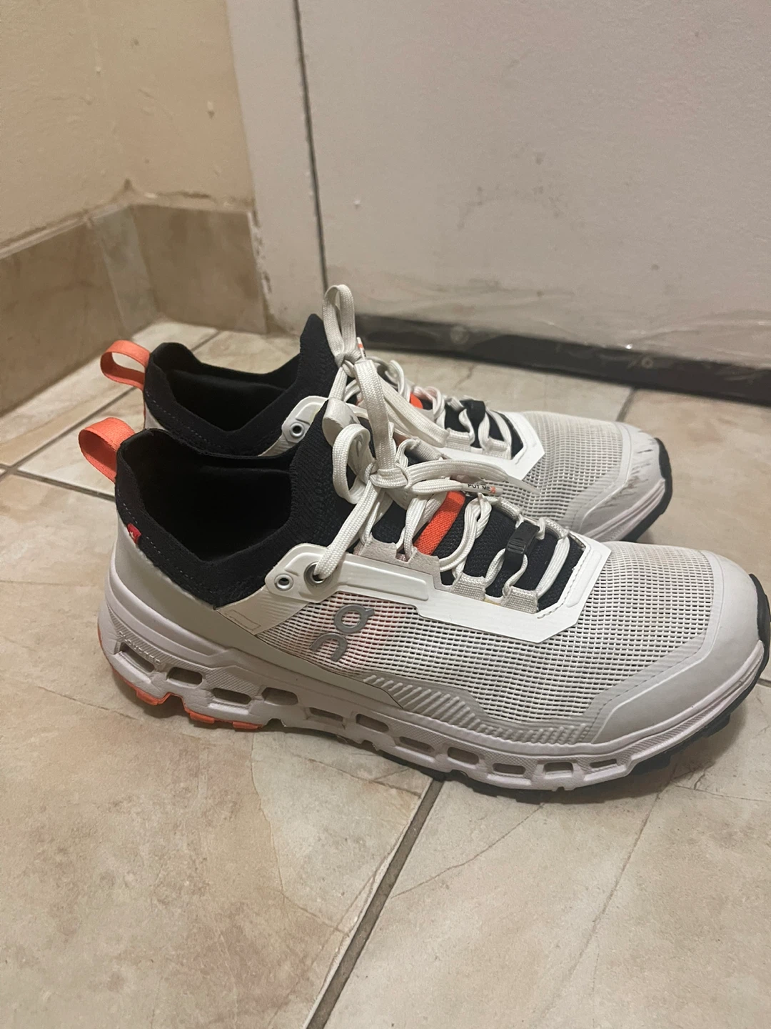 On Cloudtrax Running Shoes White/Orange - photo 3