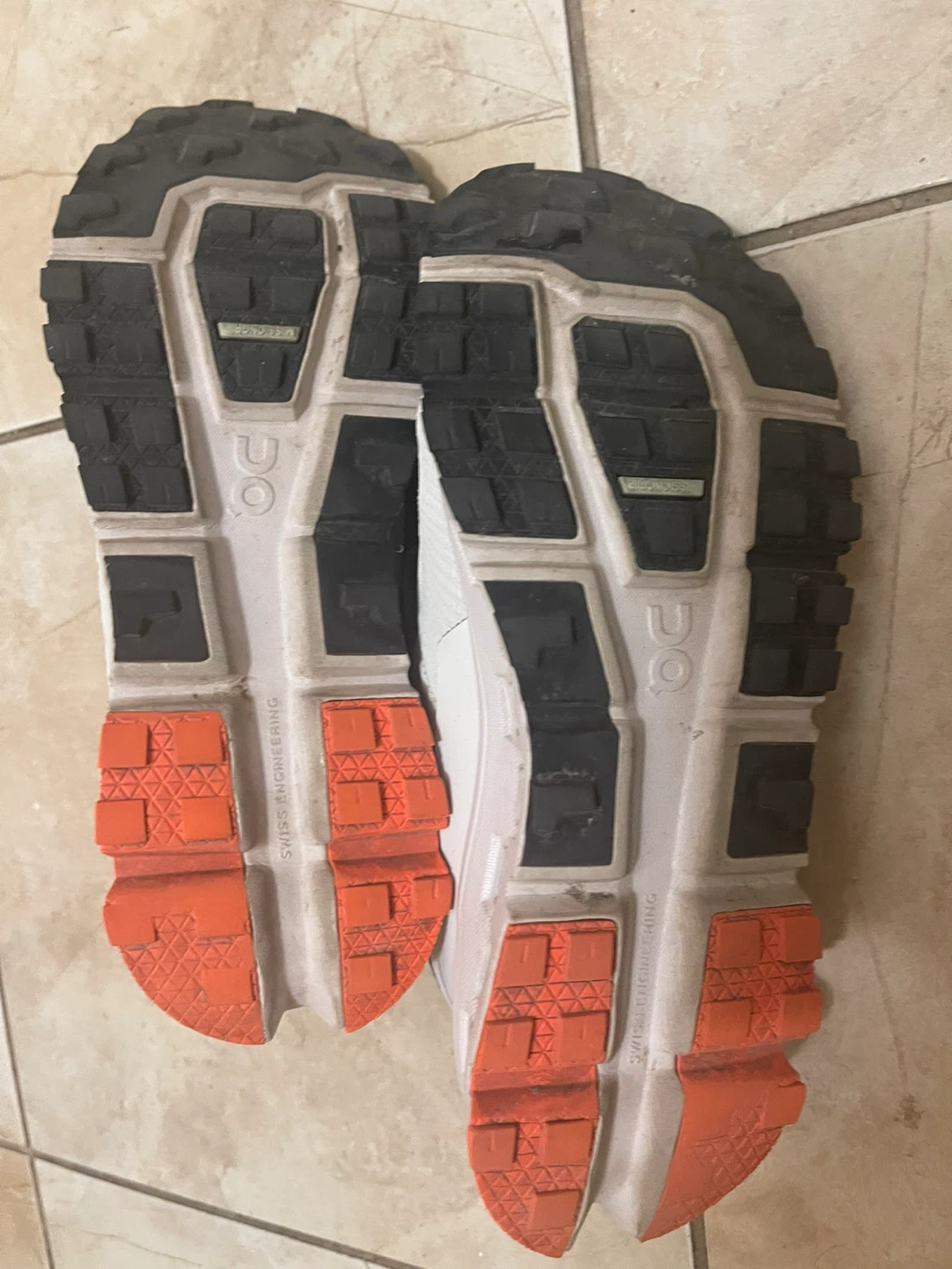 On Cloudtrax Running Shoes White/Orange - photo 4