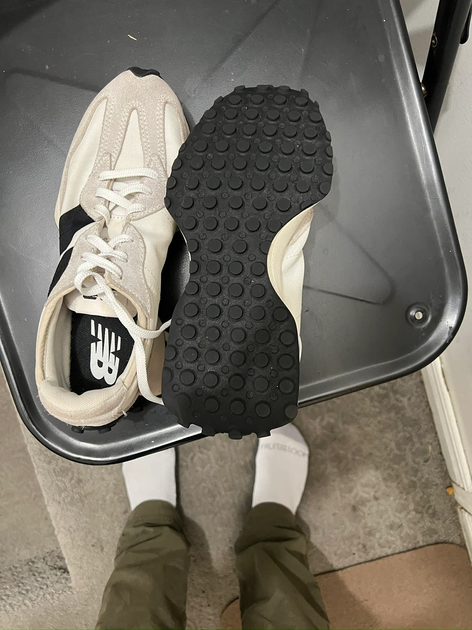 New Balance 327 Sneakers Off-White and Black. Woman 8 - photo 5