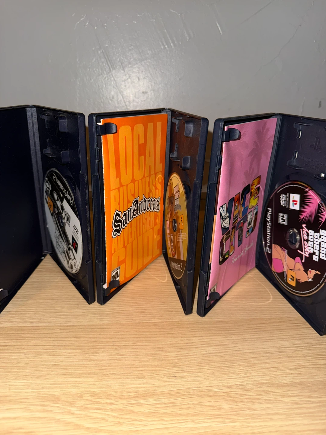 Grand Theft Auto PS2 3-Game Collection - photo 2