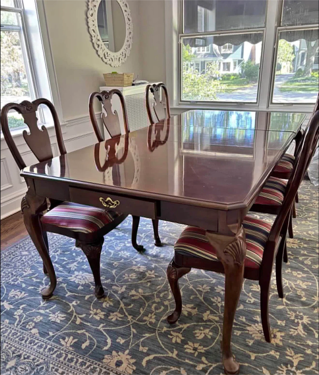 Dining Table w/8 chairs