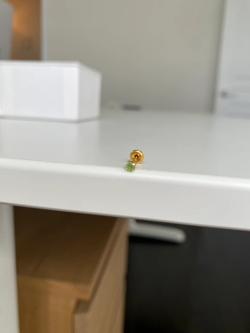 Single Solid 14K Gold 3mm Peridot Stud Earring - photo 2