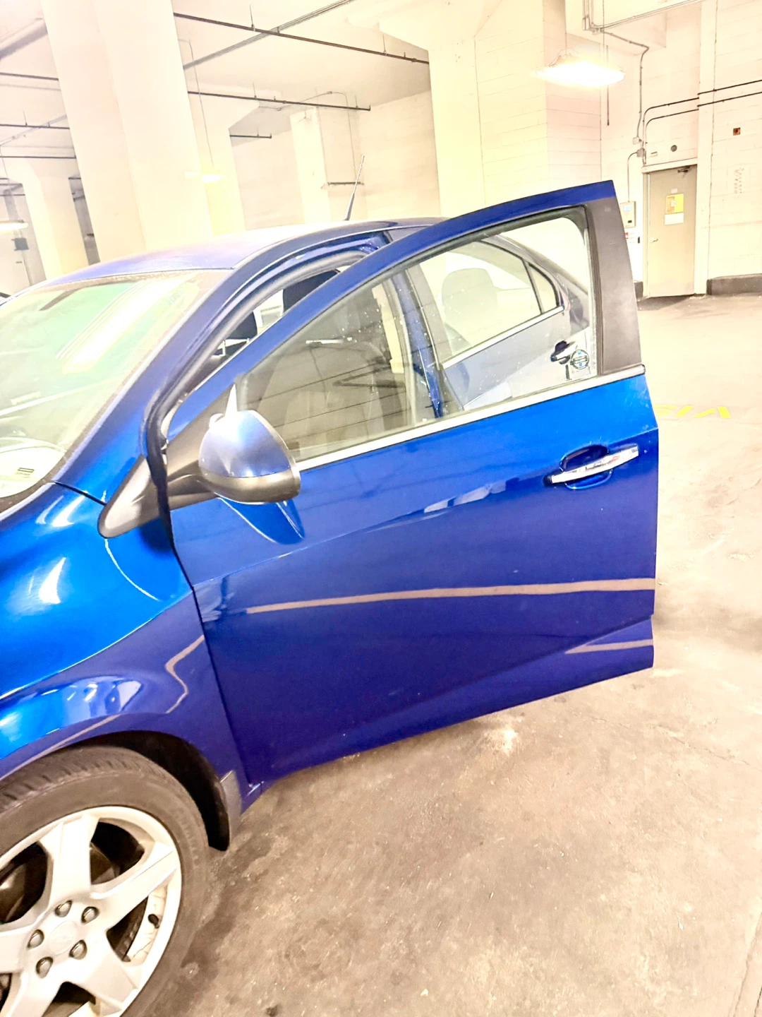 2014 Chevrolet sonic sedan low mileage - photo 4