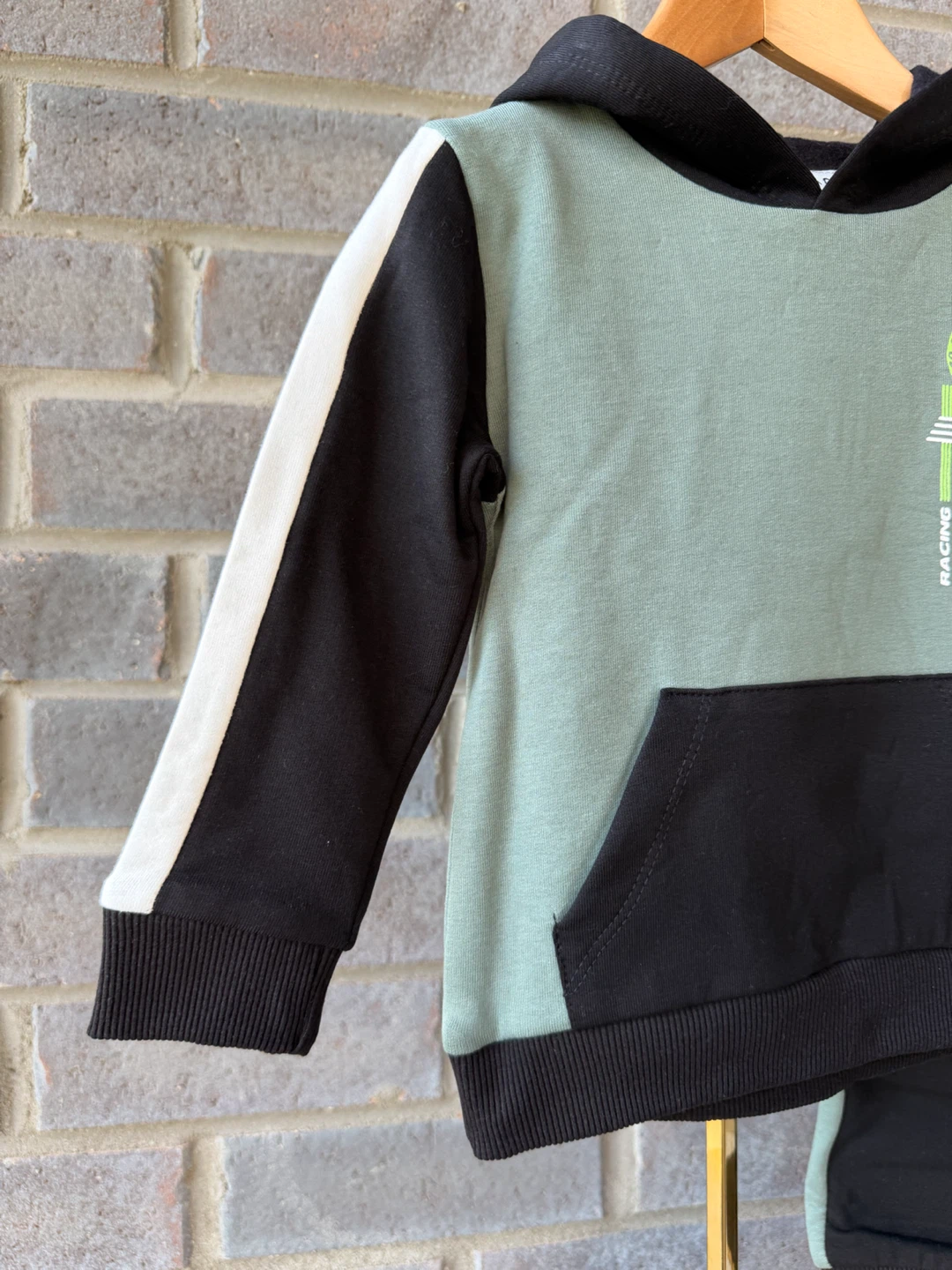 Brand New Boys’ 2-Piece Outfit Sets / Hoodies and joggers - photo 4