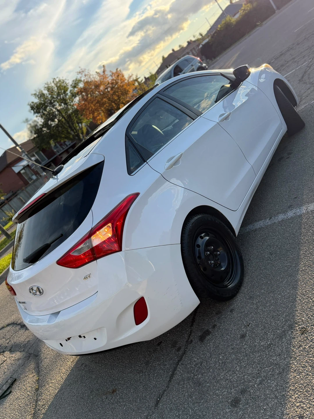 Hyundai Elantra GT with safety - photo 2
