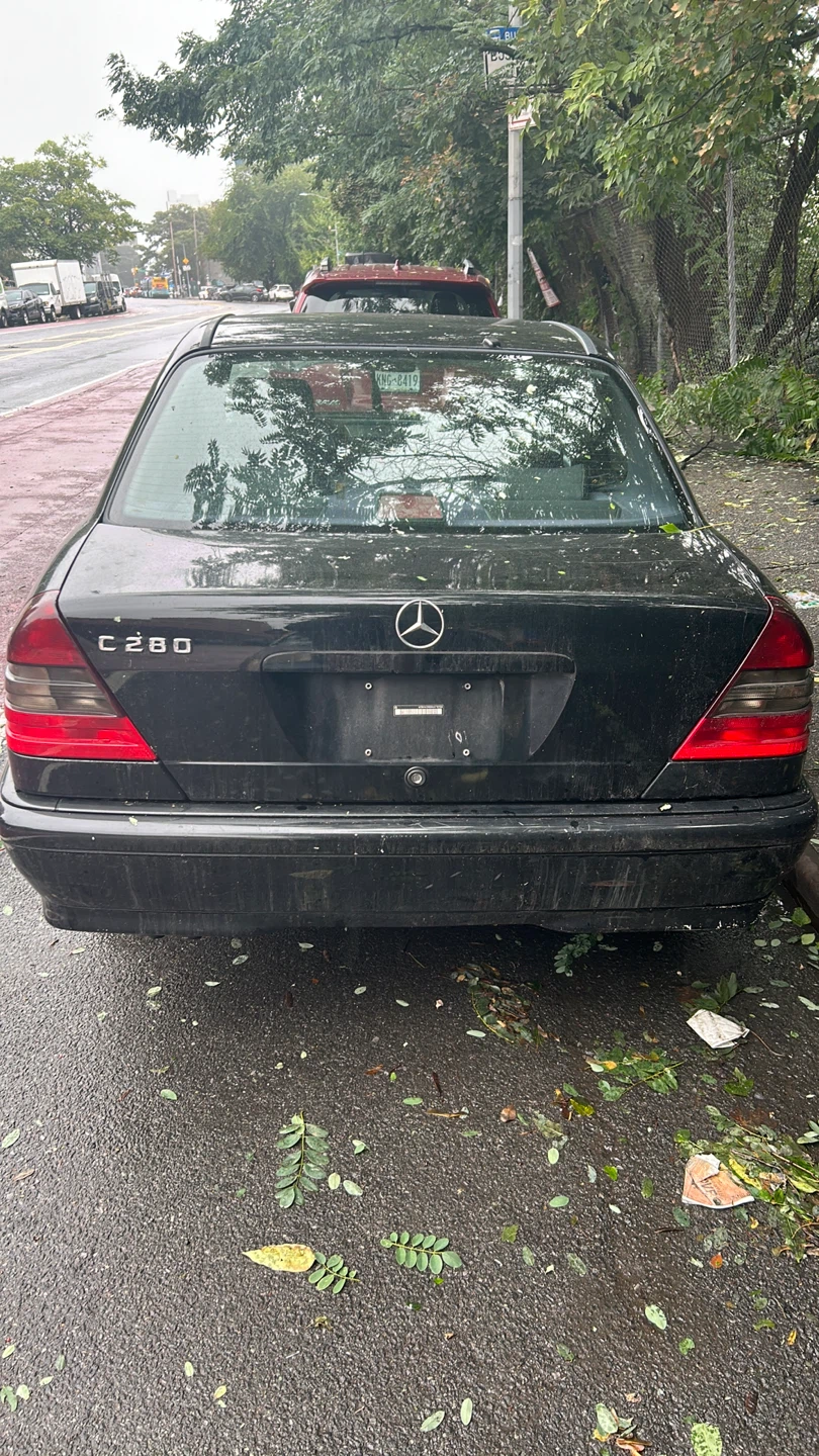 Mercedes-Benz C280 Sedan - photo 4