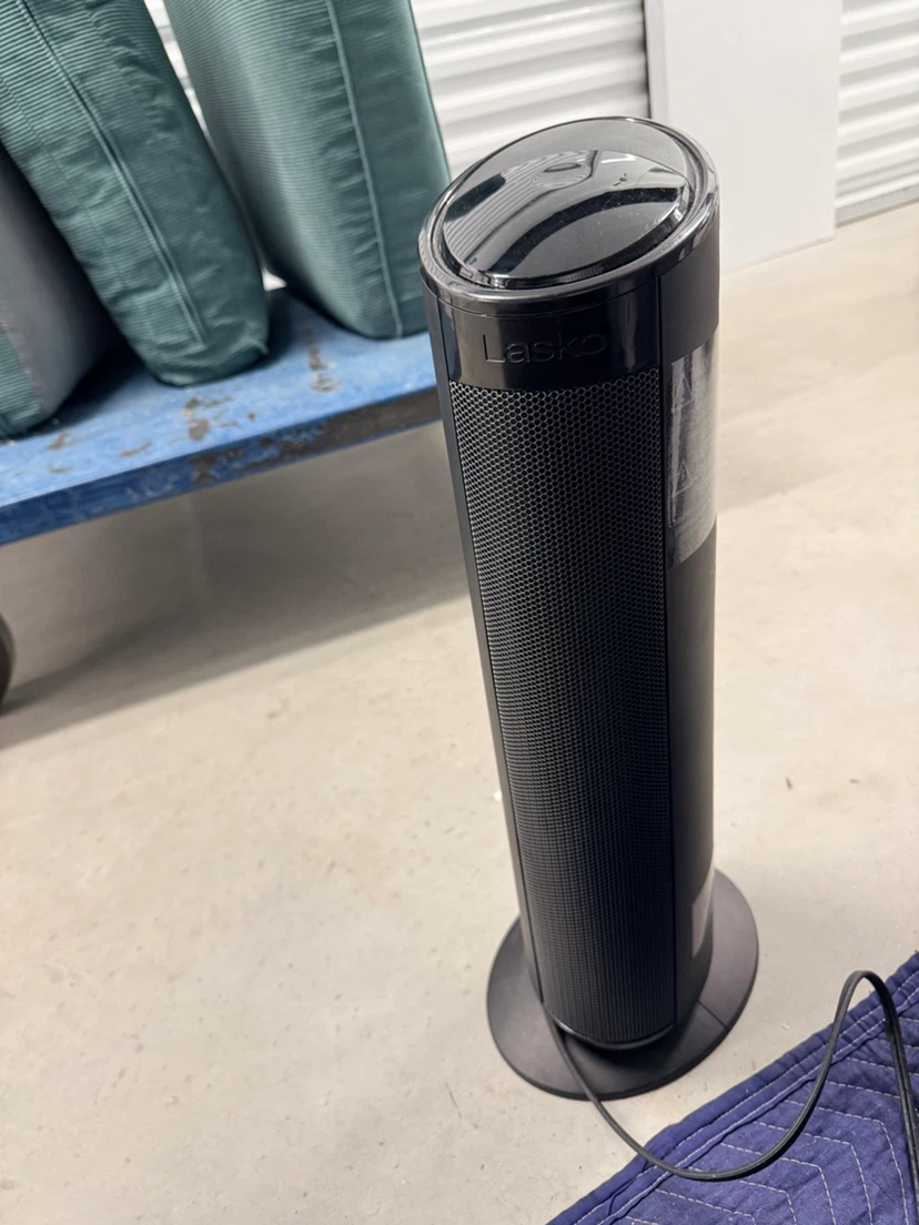 Lasko CT22495C Tower Heater