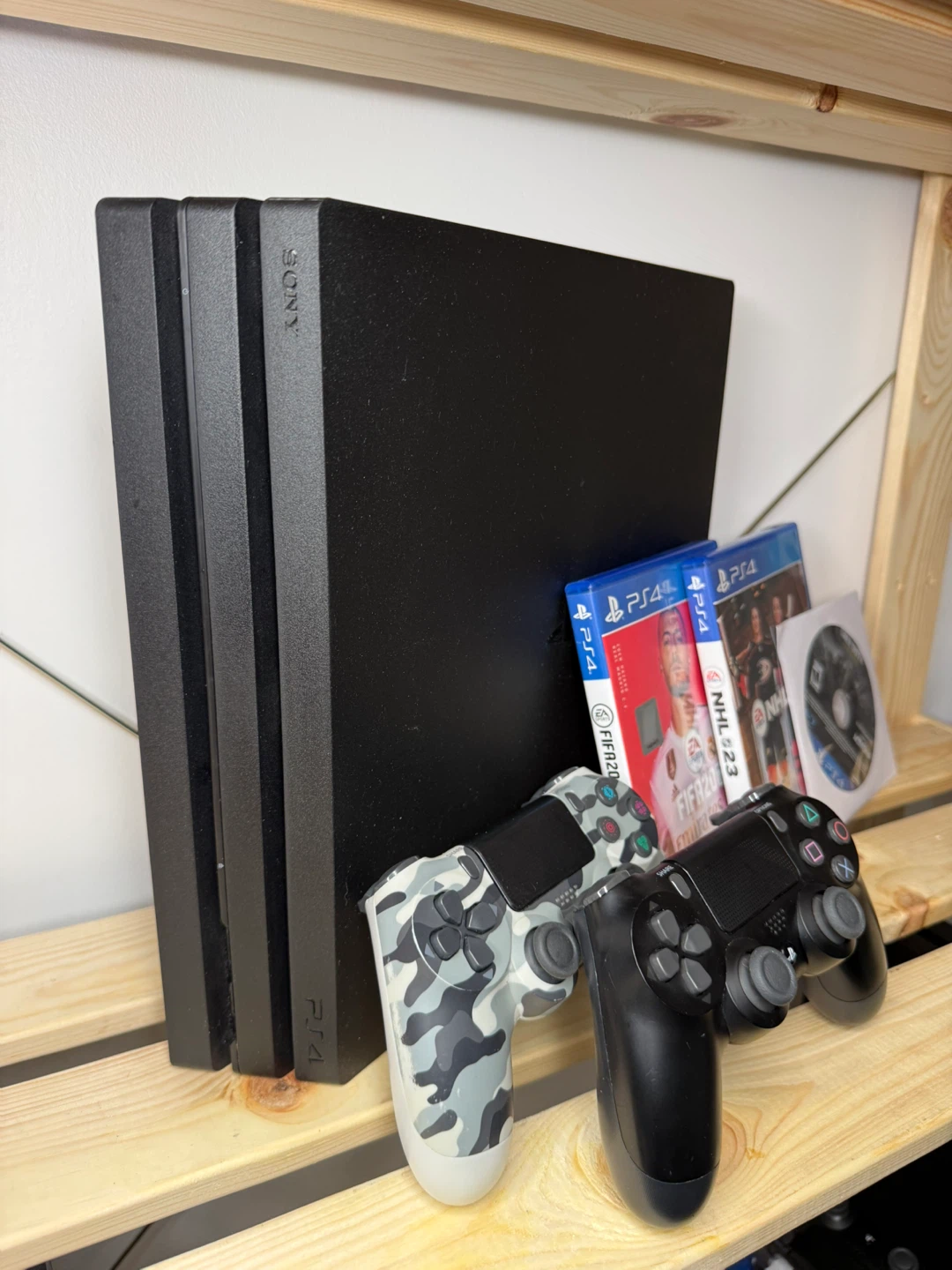 PlayStation 4 Pro + Games - photo 2
