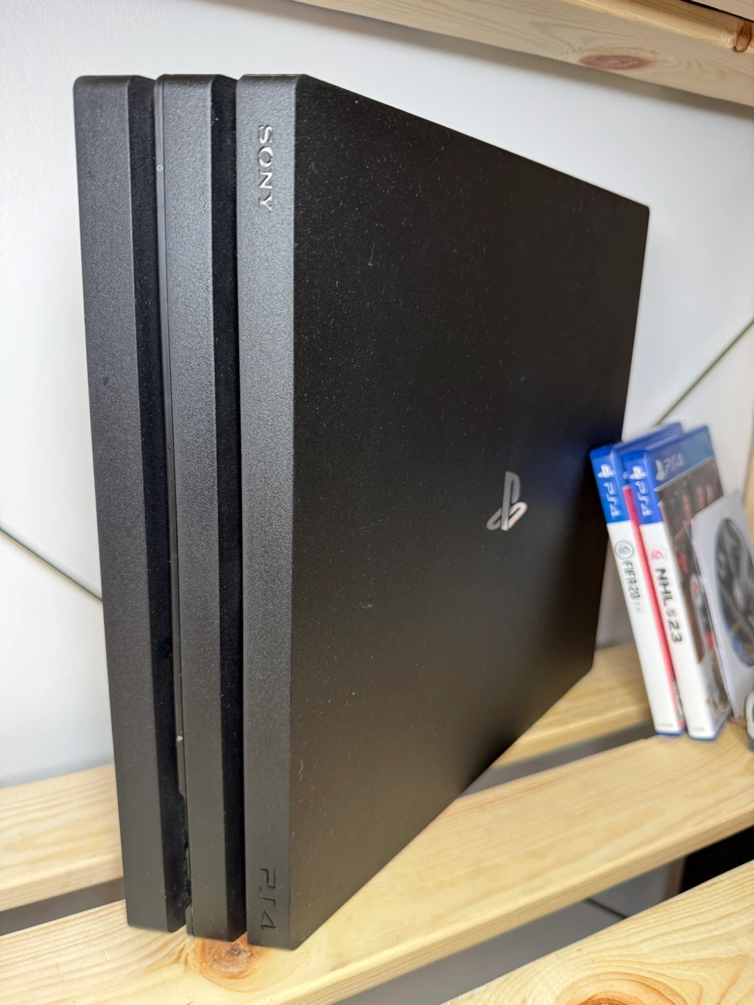 PlayStation 4 Pro + Games - photo 4