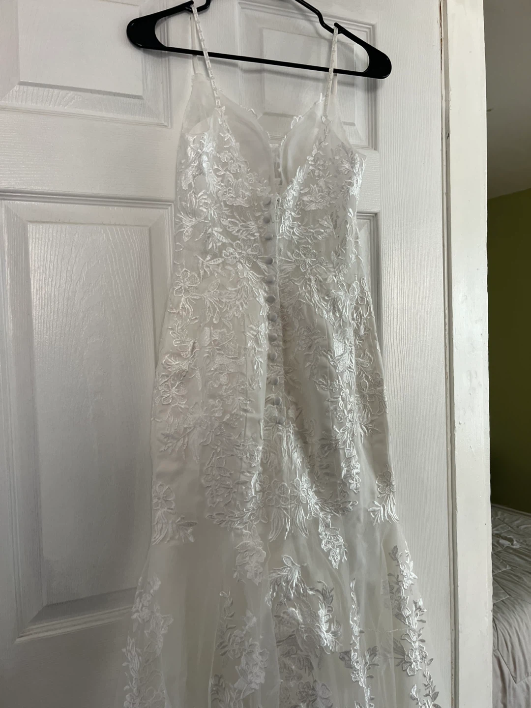 White Floral Lace Wedding Dress - photo 4