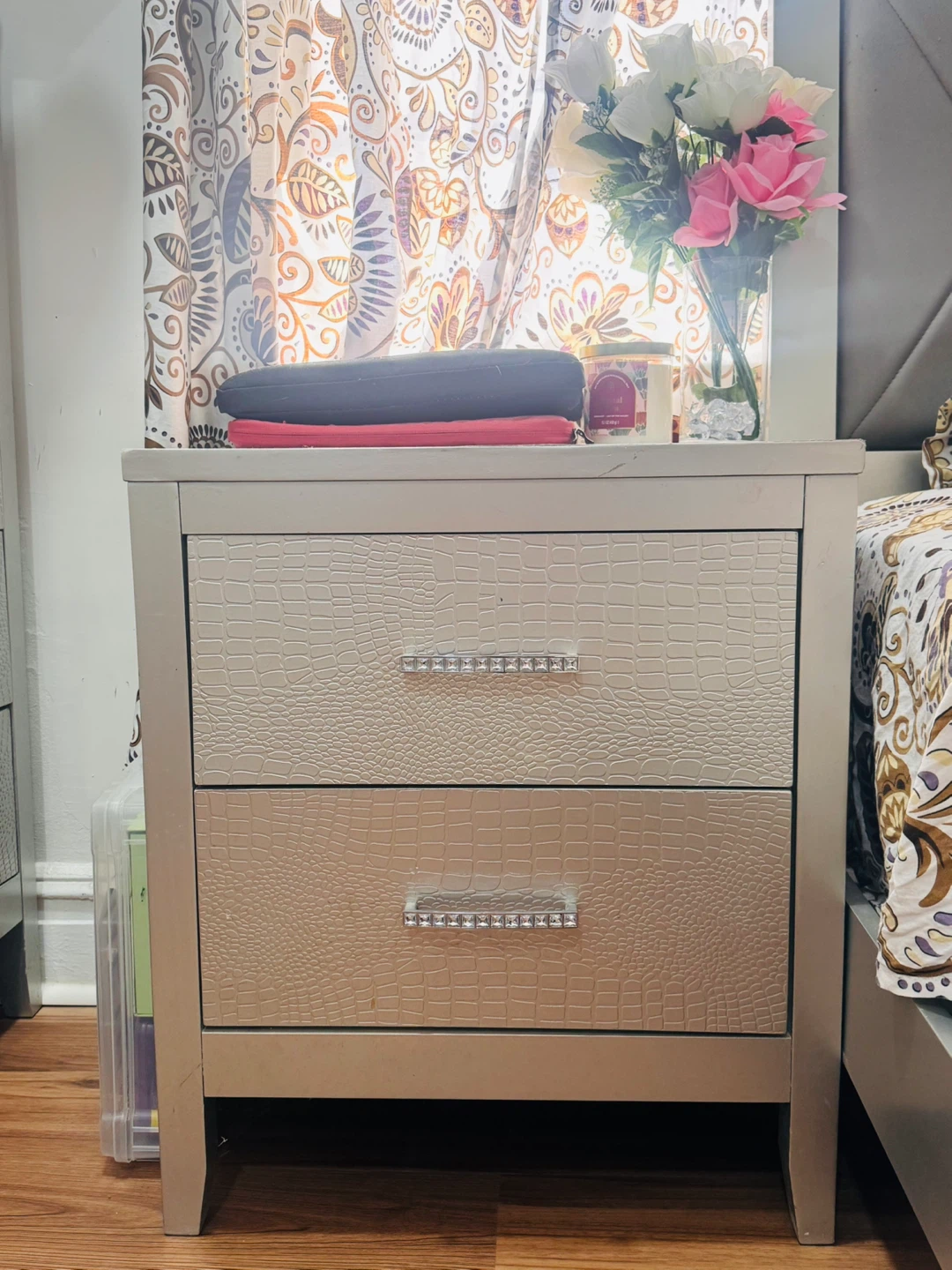 Ashley olivet 2-Drawer Nightstand - photo 2