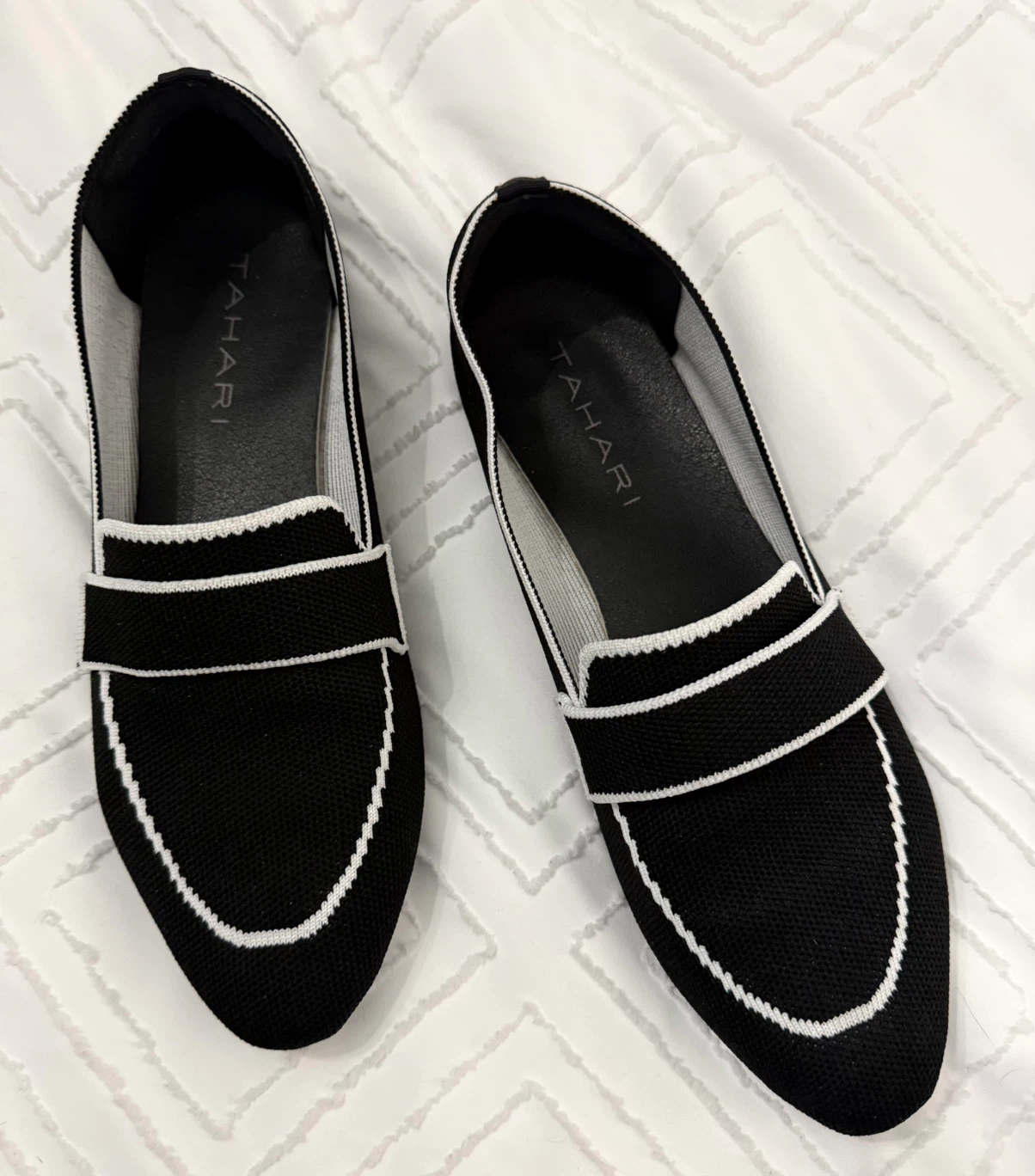 Tahari black and white knit loafers - photo 5
