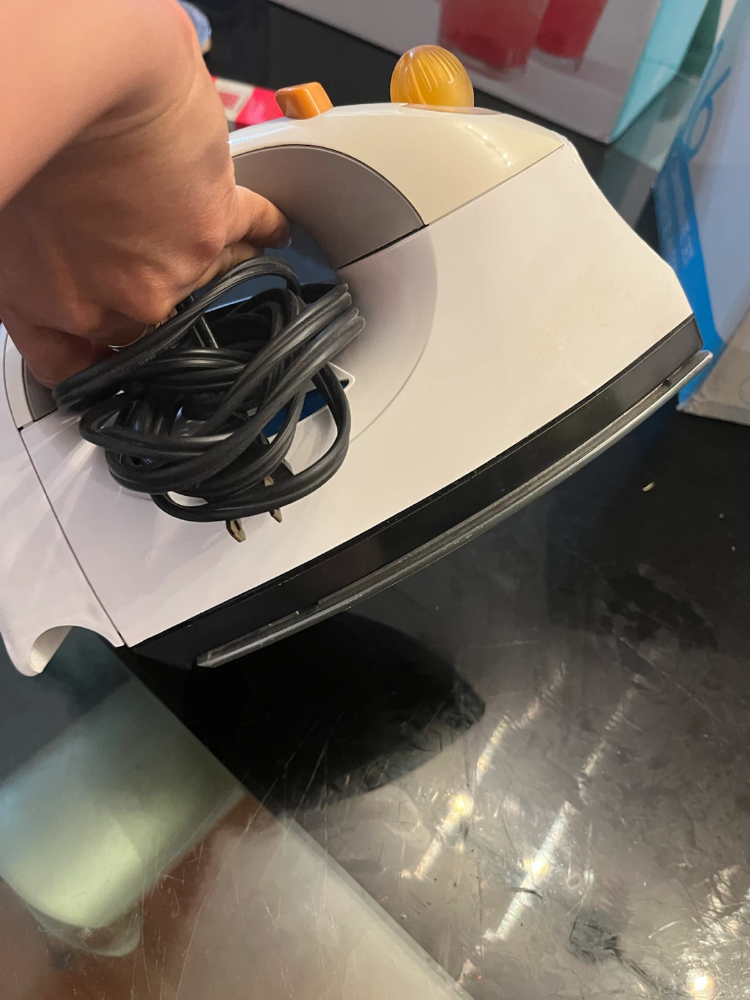 Black & Decker SteamXpress 650 Iron - photo 3