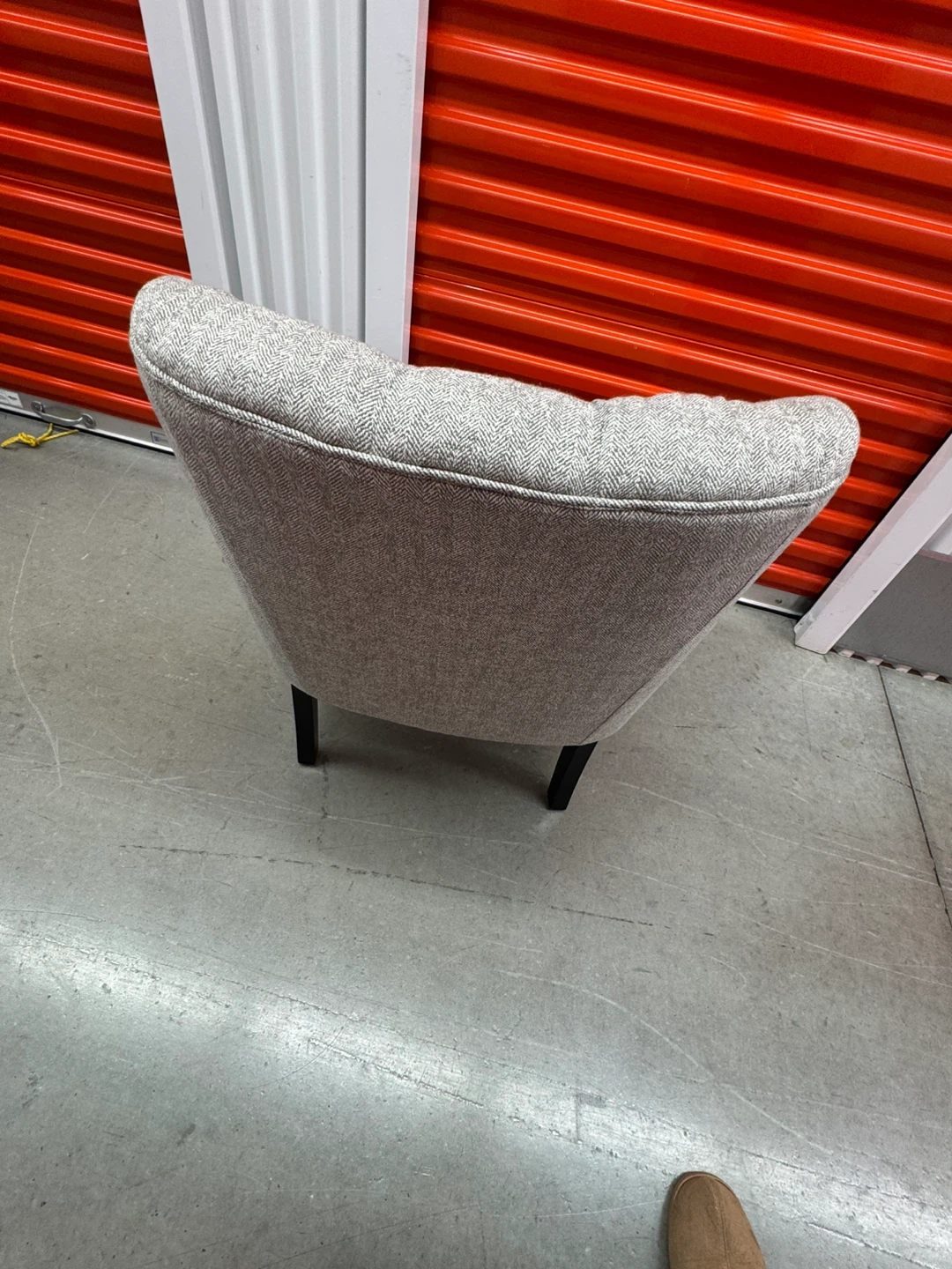 Tufted Grey Herringbone Accent Chair - photo 4