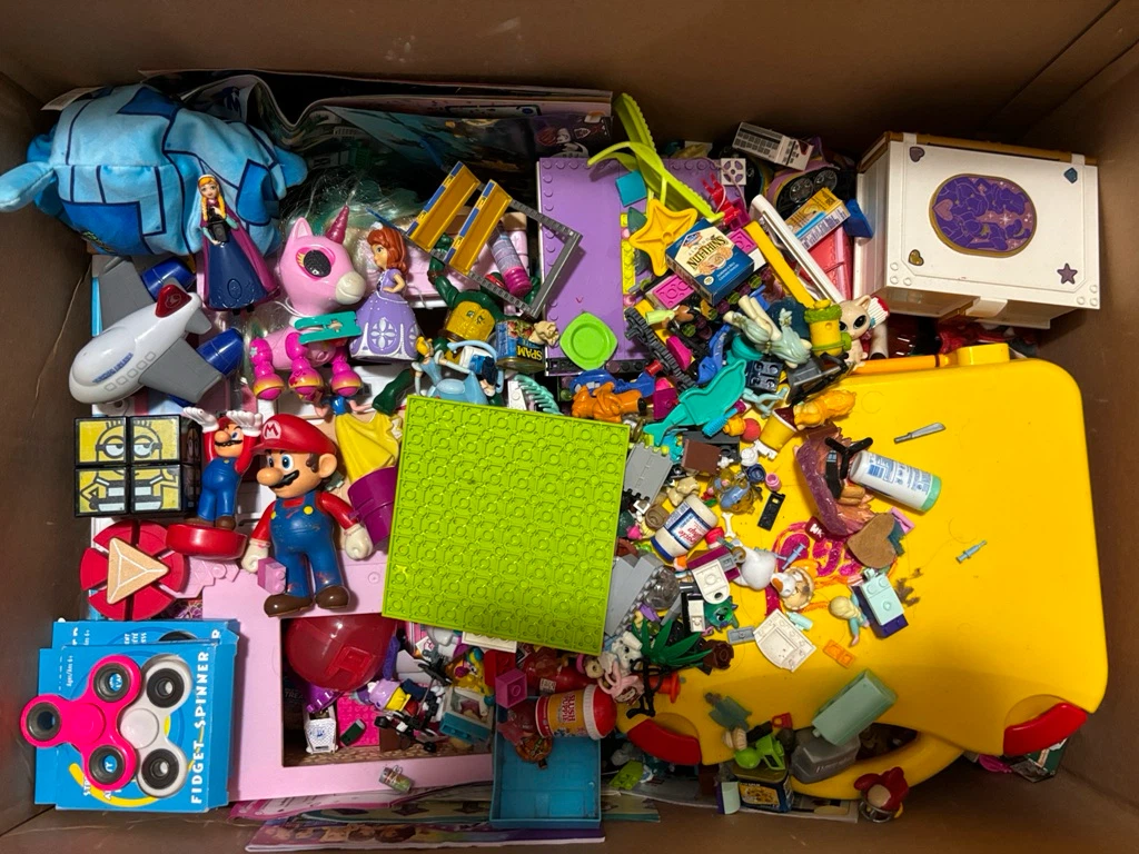TOYS (Assorted Whole Box of) - photo 5