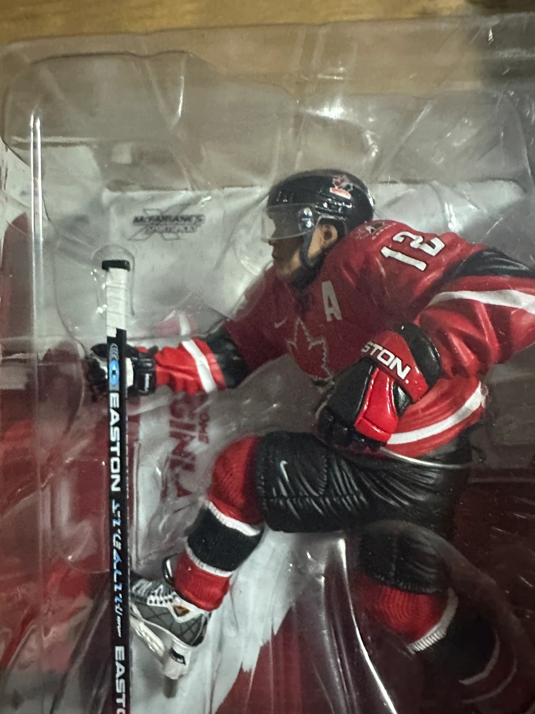 McFarlane Jarome Iginla Team Canada 2004 Figure - photo 2