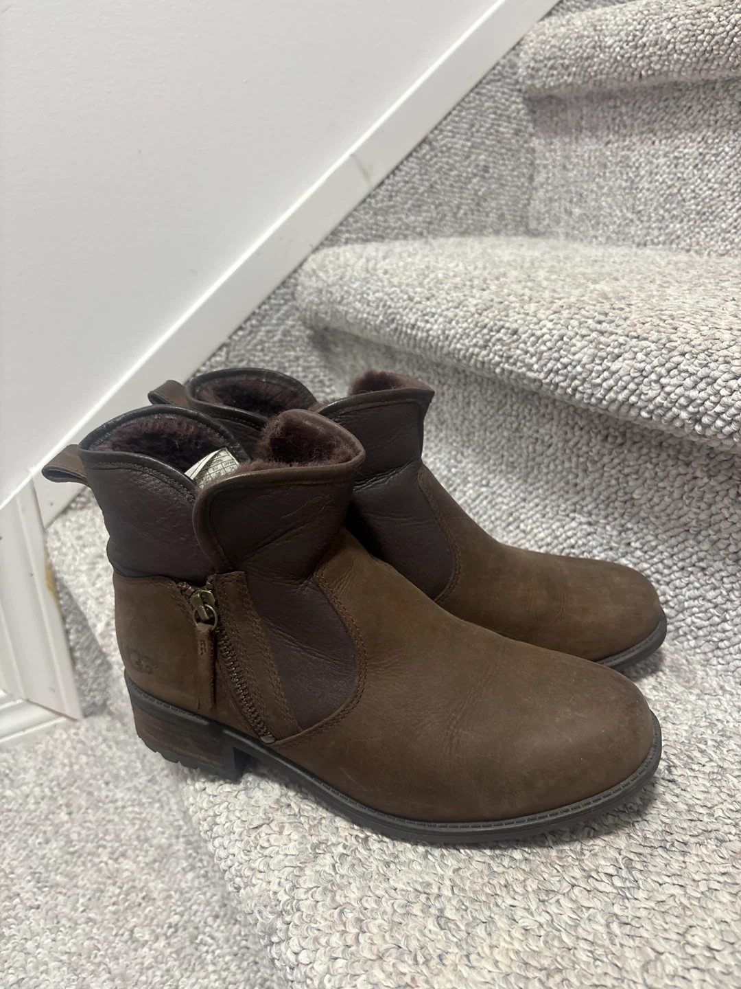 UGG brown leather ankle boots - photo 3