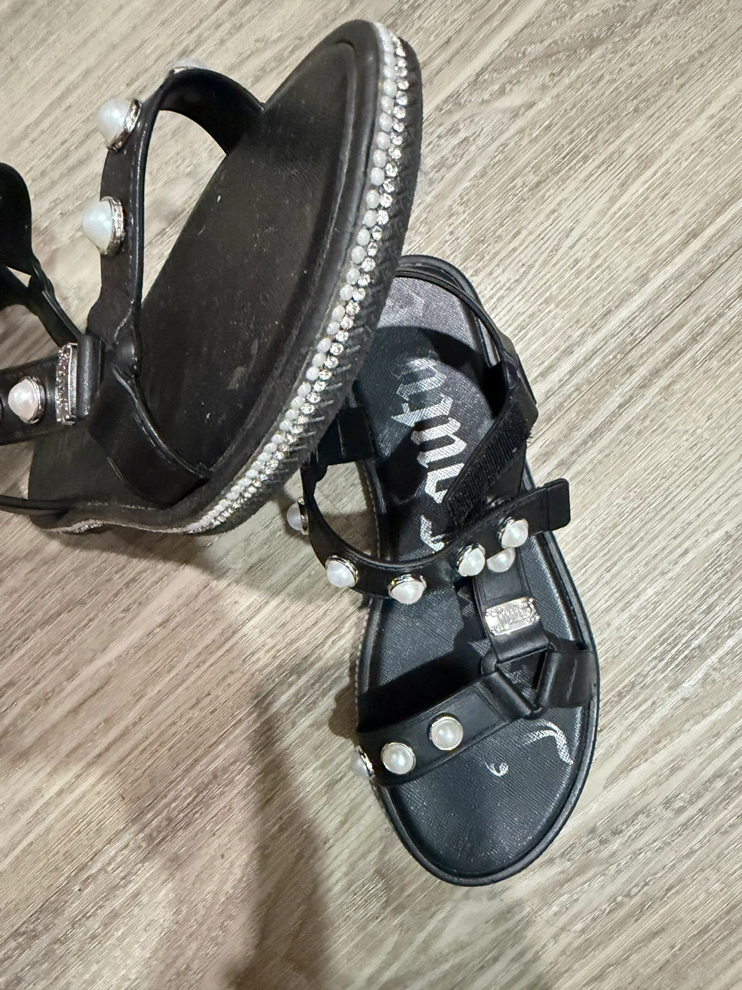 Juicy Couture Pearl Accent Sandals - photo 4