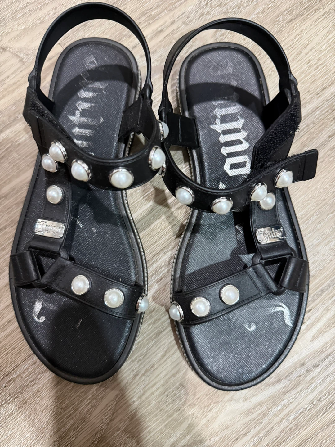 Juicy Couture Pearl Accent Sandals - photo 5