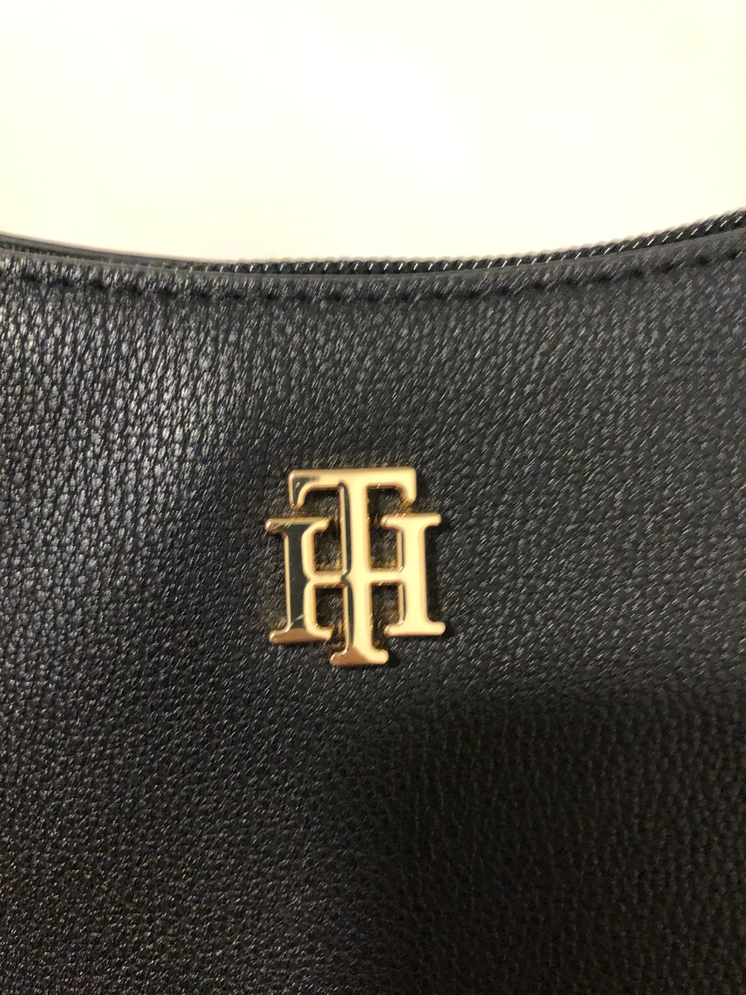 Tommy Hilfiger Black Shoulder Bag - photo 5