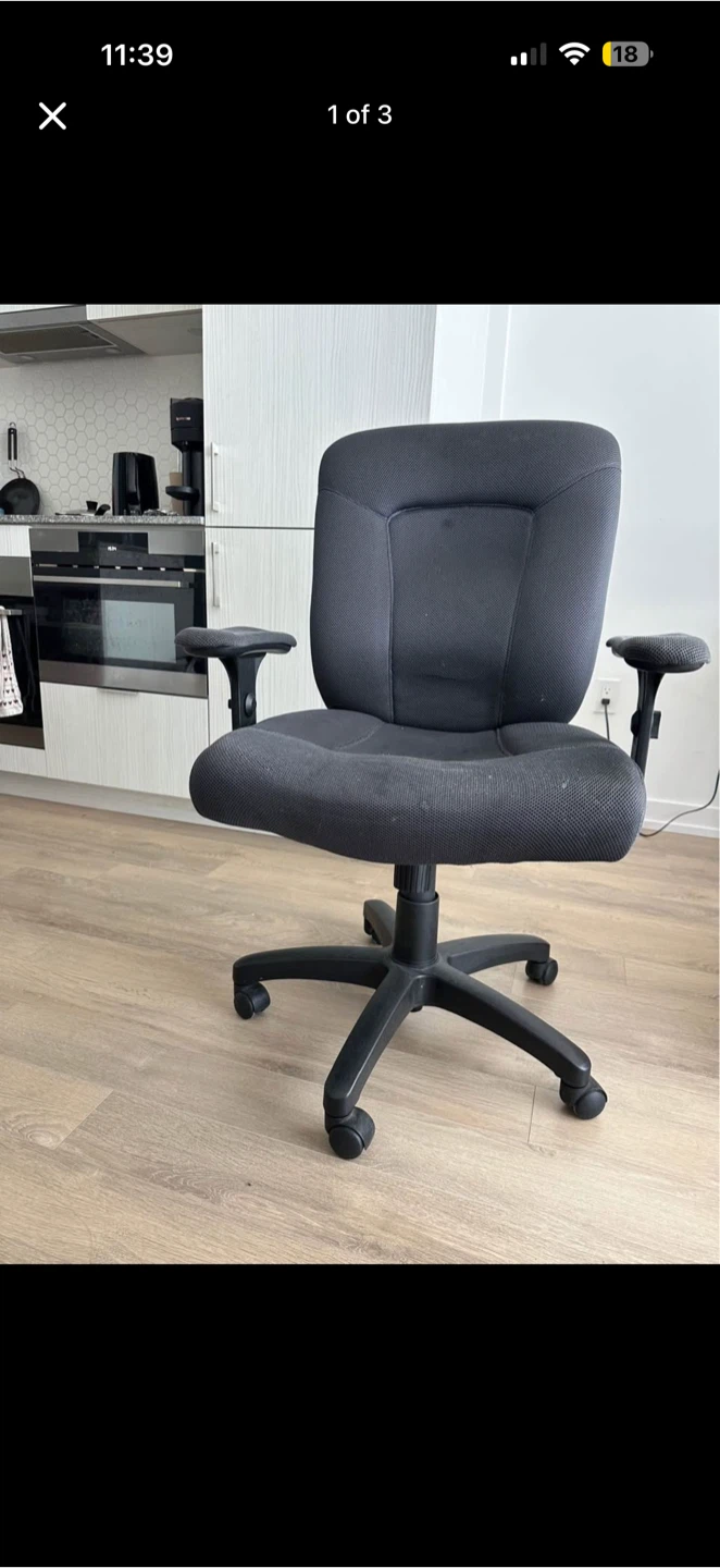 Moving sale - Grey office chair