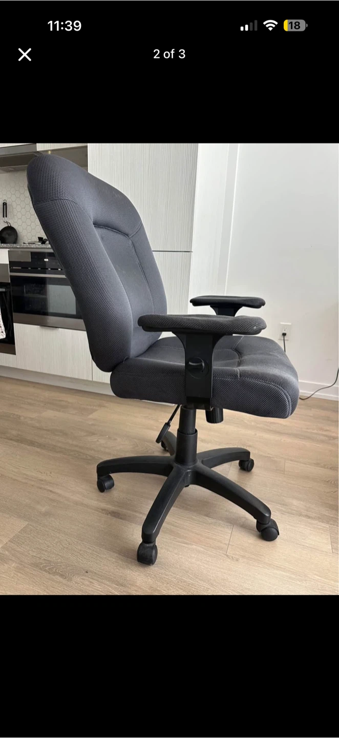 Moving sale - Grey office chair - photo 2