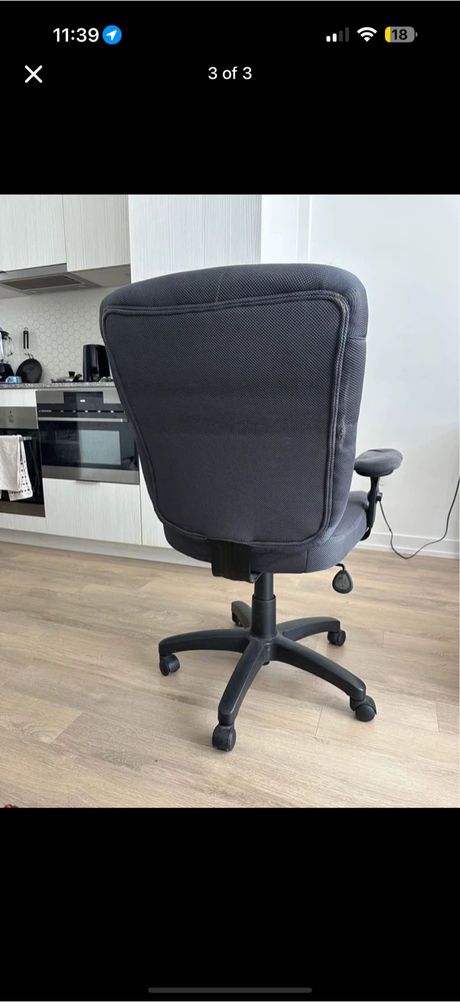 Moving sale - Grey office chair - photo 3