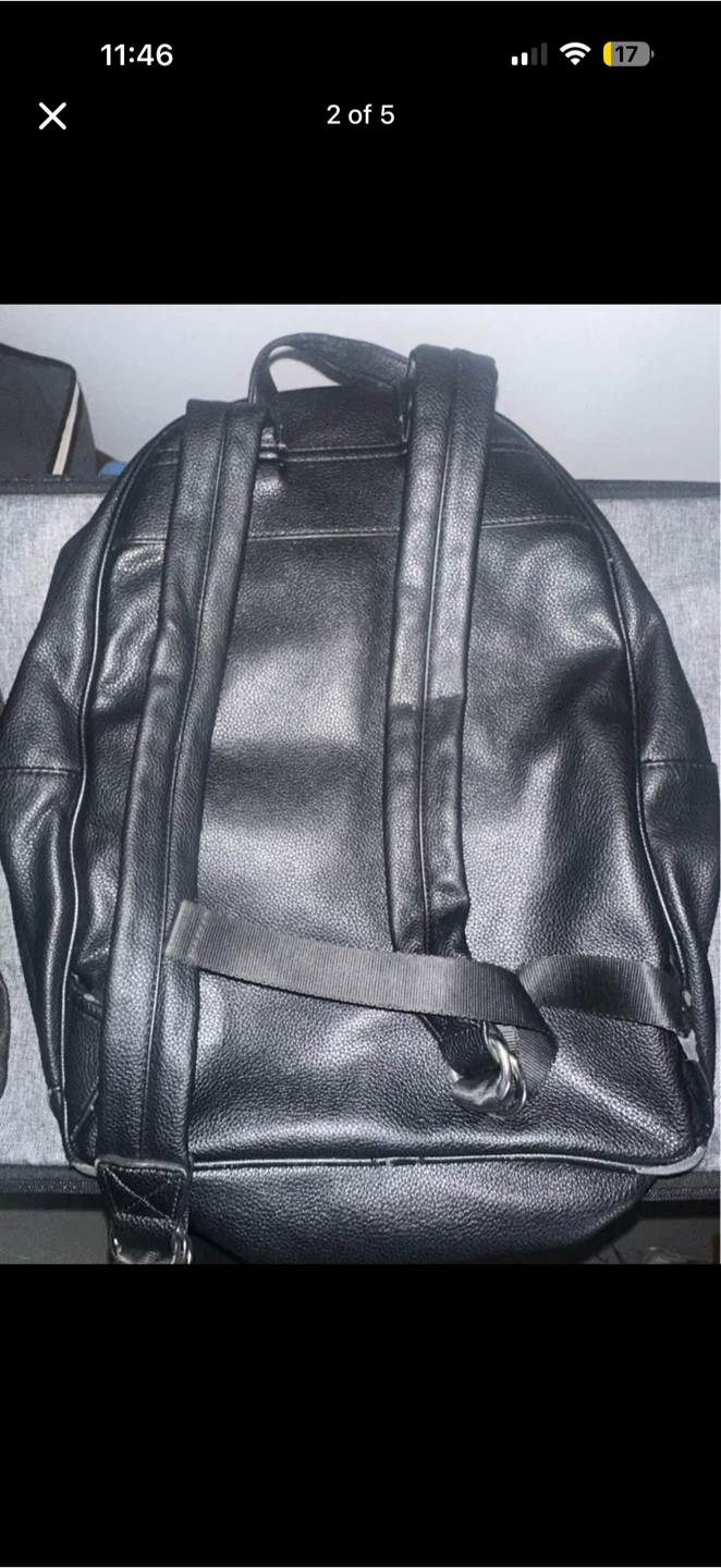 Guess black leather-look backpack - photo 2