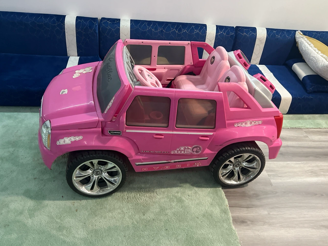 Fisher-Price Barbie Cadillac Escalade Ride-On - photo 2