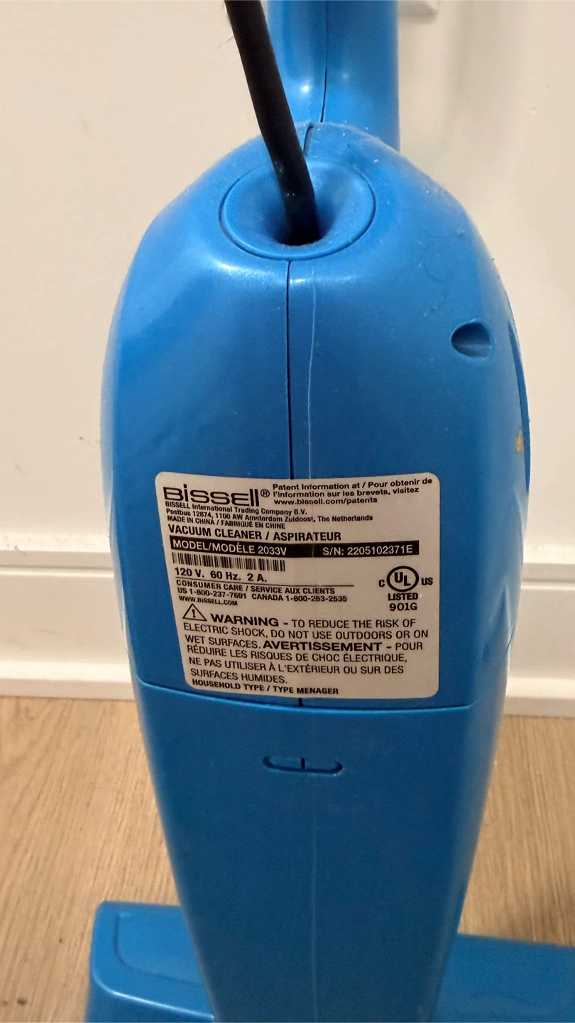 Bissell FeatherWeight Stick Vacuum 2033V - photo 3