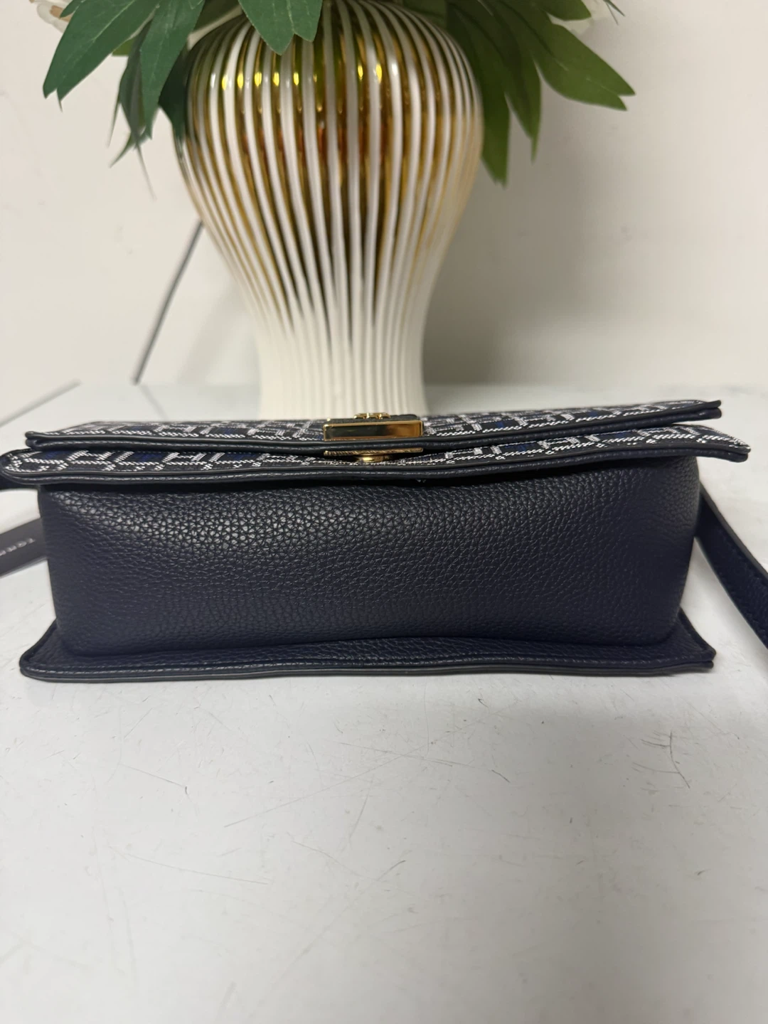 Tommy Hilfiger Monogram Crossbody Bag - photo 4