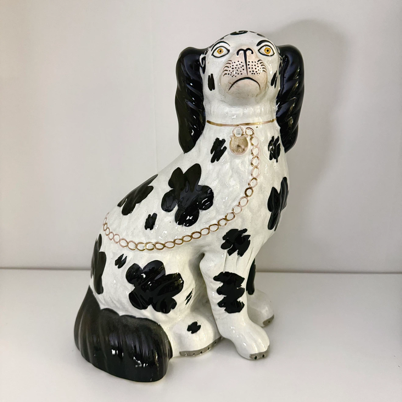 Antique Victorian large Staffordshire spaniel mantle figurines - photo 3