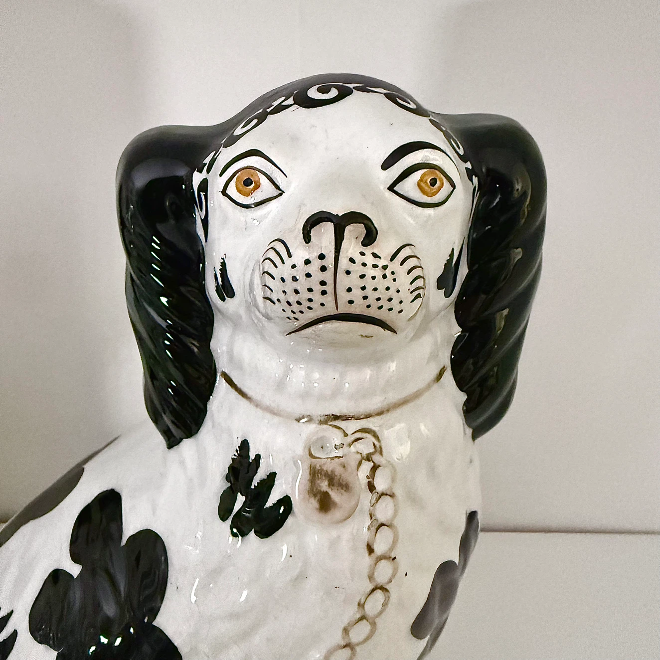 Antique Victorian large Staffordshire spaniel mantle figurines - photo 4