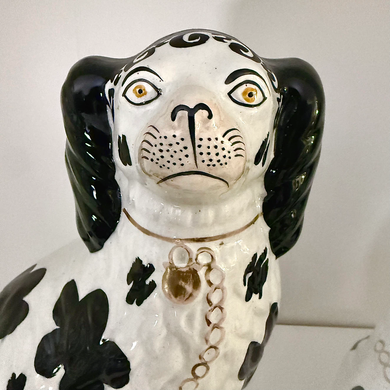 Antique Victorian large Staffordshire spaniel mantle figurines - photo 5