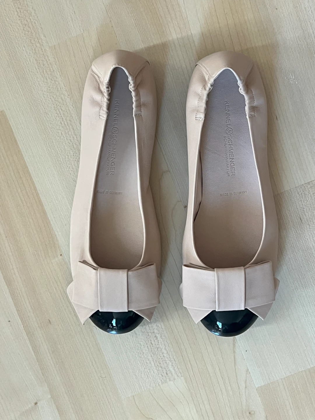 Kennel & Schmenger Beige Leather Flats Size 6