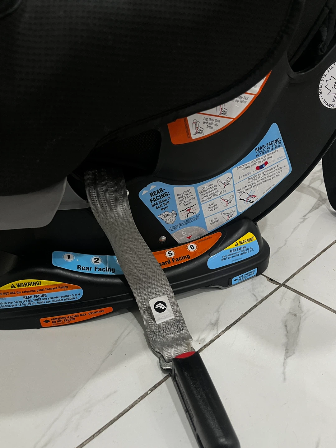 Barely used Graco Extend2Fit Car Seat - photo 3