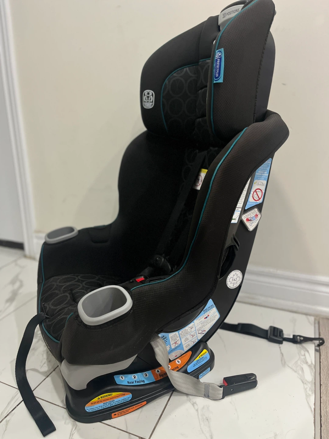 Barely used Graco Extend2Fit Car Seat - photo 5