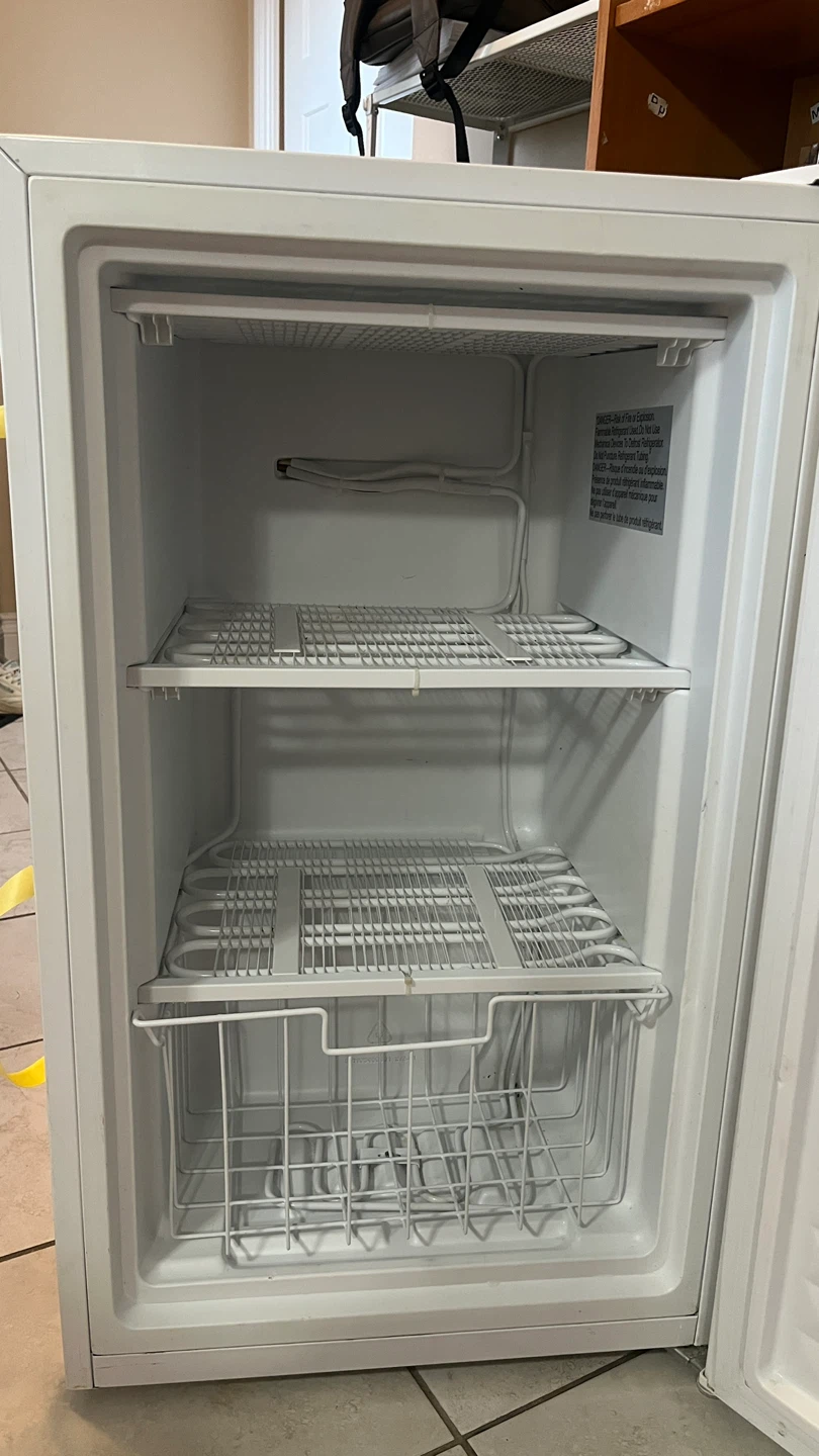 Koolatron Upright Freezer KTUF88 3.0 cu.ft. - photo 2