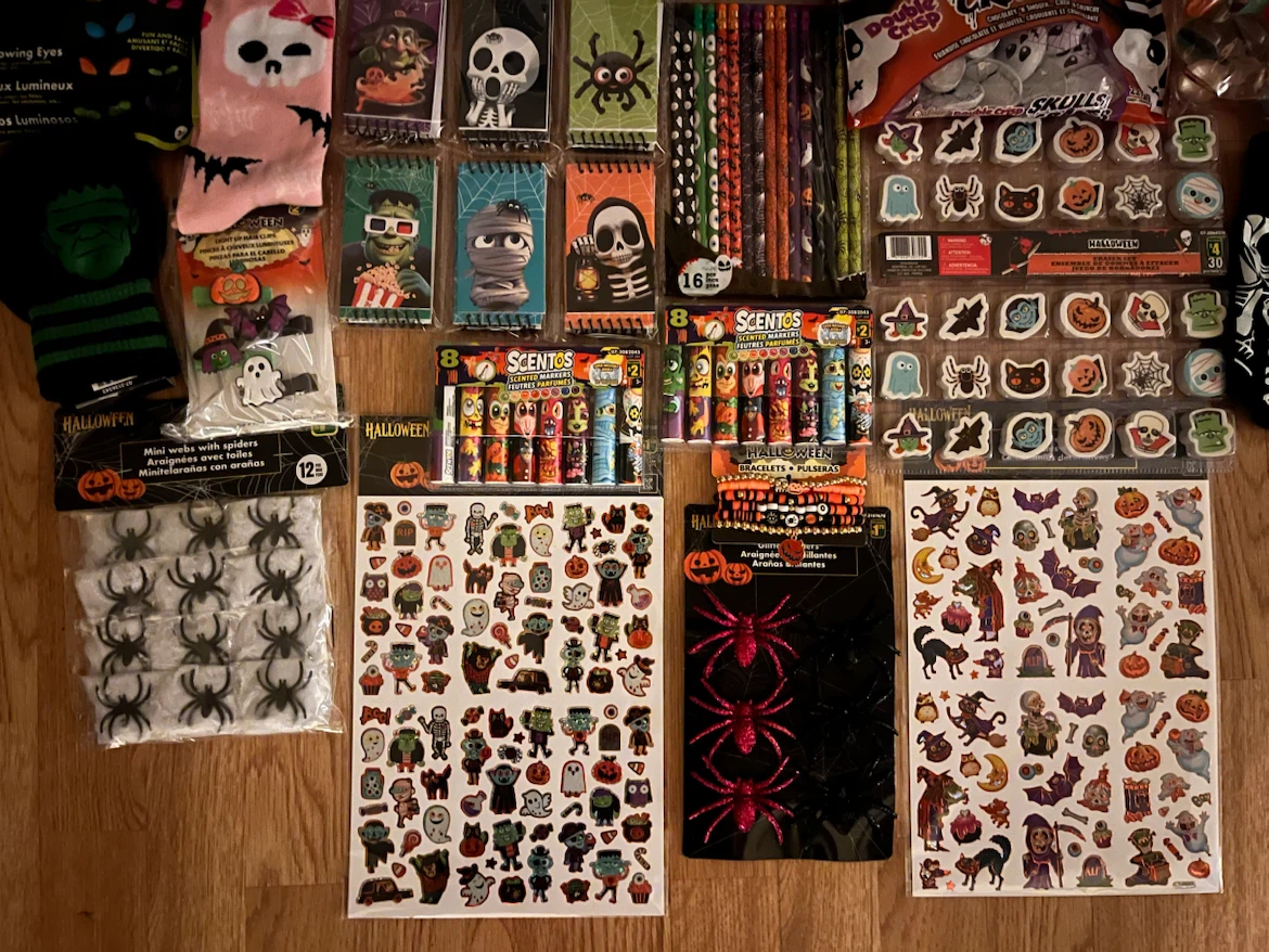 Large Halloween Party Supply Bundle - photo 5