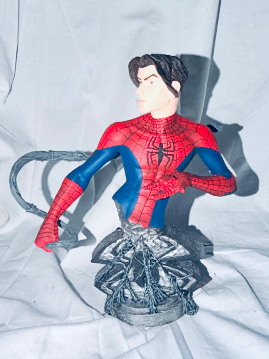 Ultimate Spider-Man Diamond Select Bust tower record ex - photo 2