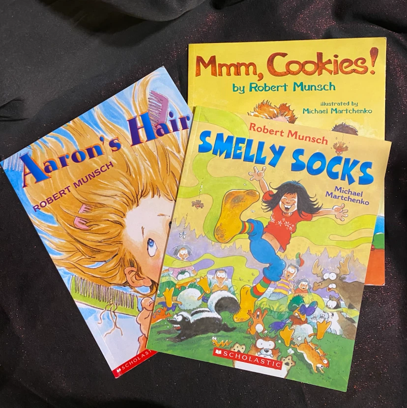 Set of 7 Robert Munsch Children's Books - photo 2