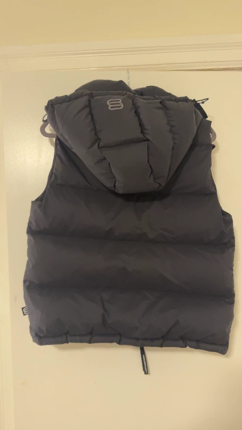 Black Aritzia SuperPuff LoHip Vest - photo 2