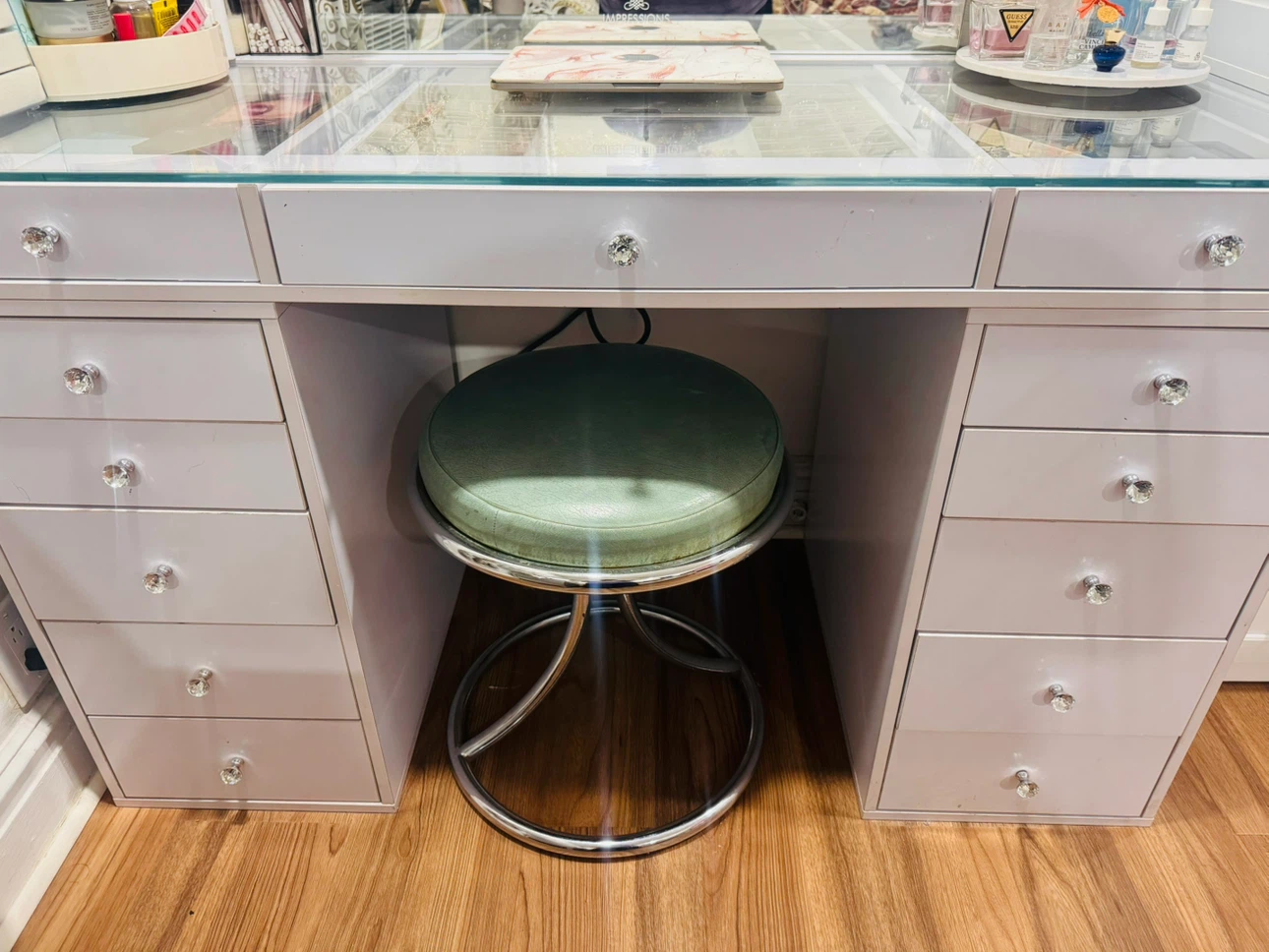 Impressions Vanity Makeup Desk with Lighted Mirror - photo 3